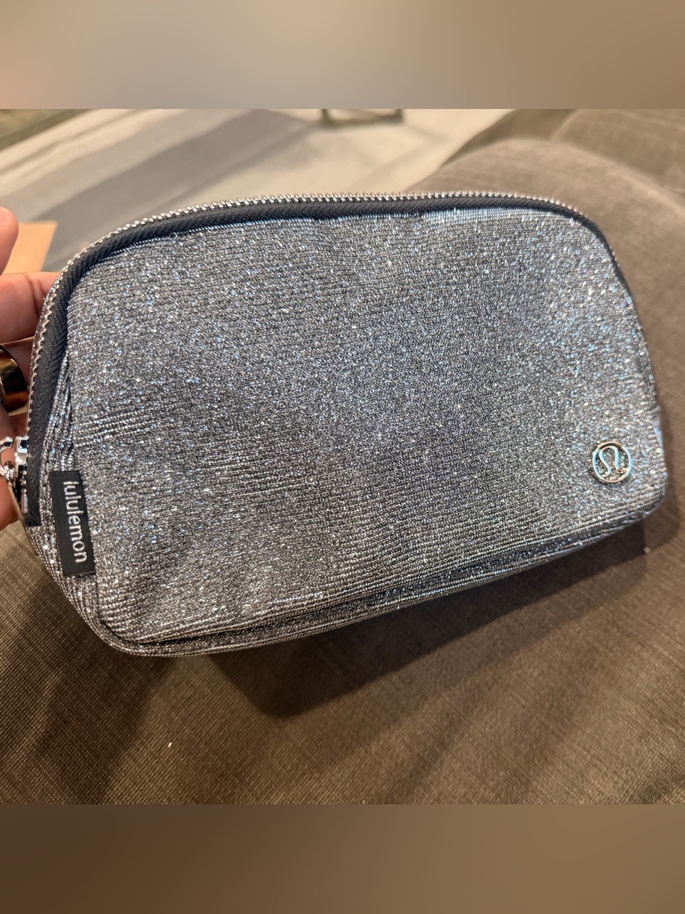 NWT Lululemon Everywhere Belt Bag 1L - Glitter - Picture 4 of 5